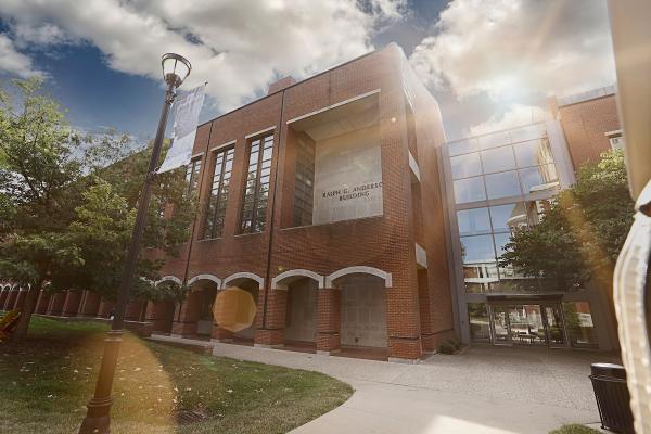A picture of the front of the University of Kentucky Stanley and Karen Pigman College of Engineering Building