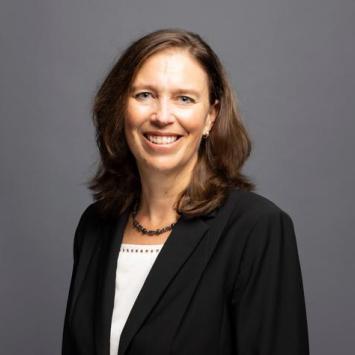 Headshot of Jana Jasinski